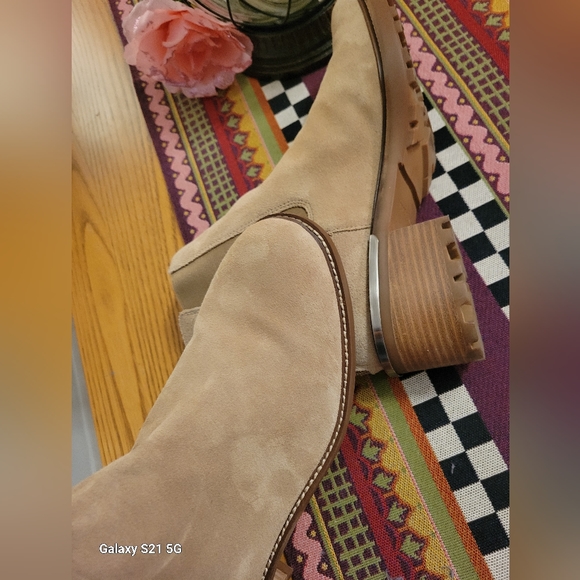 Vince Camuto booties 12M - Picture 10 of 10
